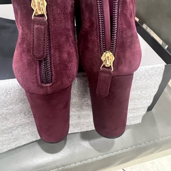 Chanel Short Boots in Suede - Picture 2 of 7